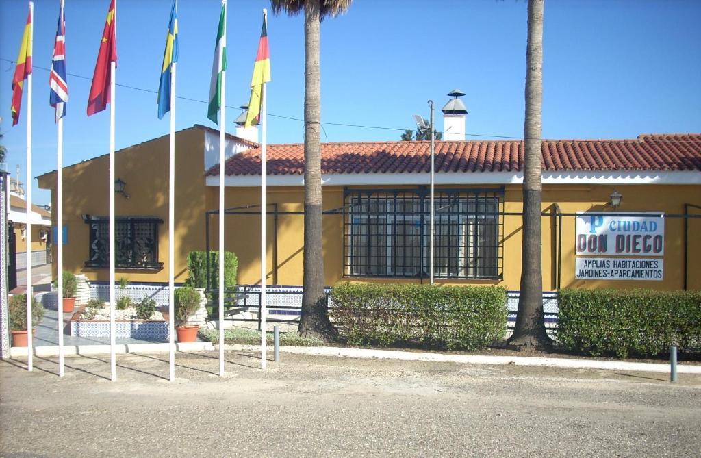 Hostal Don Diego San Juan Del Puerto Exterior photo
